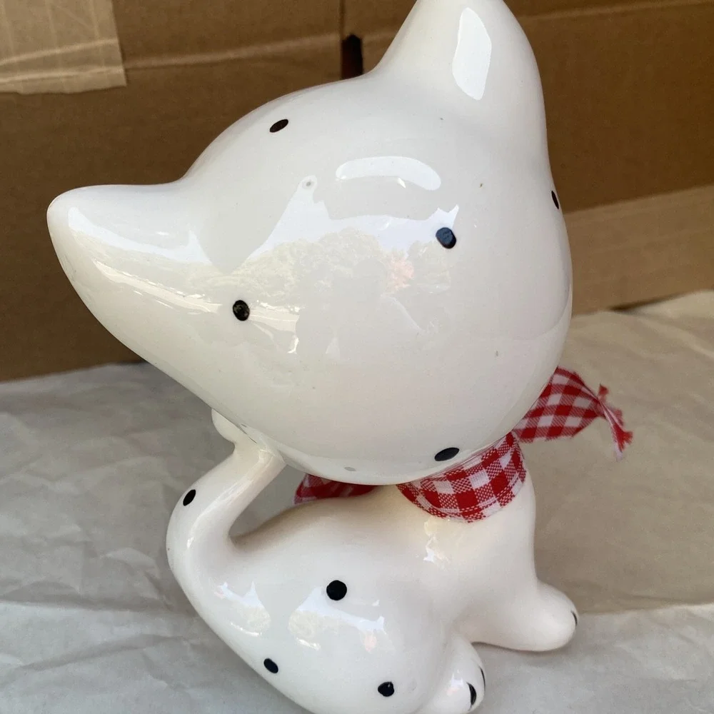 Cat Kitten Figurine Eyes Closed Polka Dotted Ceramic Porcelain Hand Painted